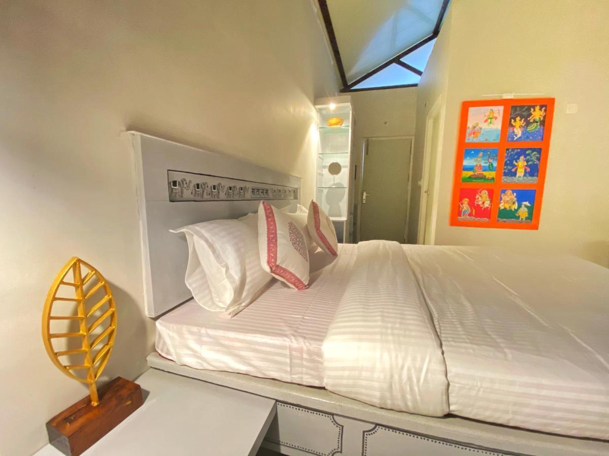 The Art Hotel By Via พาราณสี ภายนอก รูปภาพ